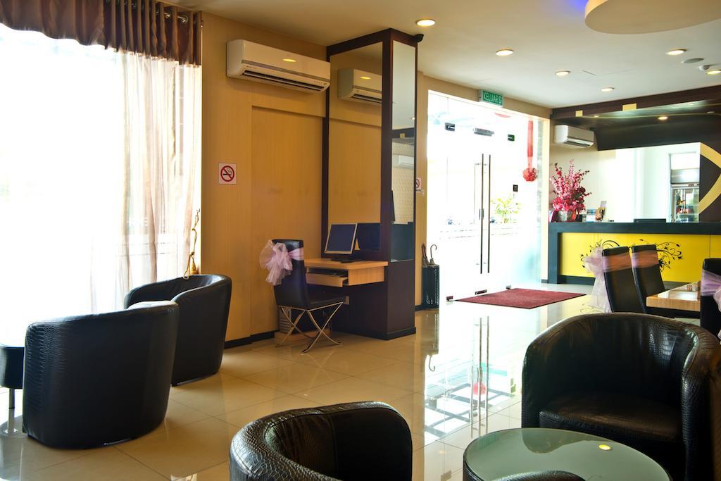 Hotel Zamburger Скудай Екстериор снимка